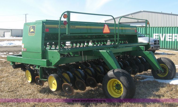 image for item 3944 1996 John Deere 750 disc drill