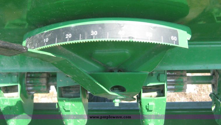 image for item 3944 1996 John Deere 750 disc drill