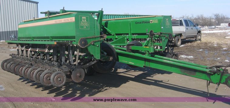 image for item 3945 Great Plains Solid Stand 24 double disc drill