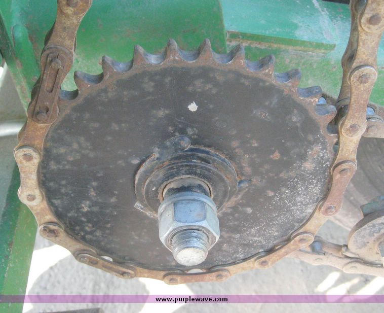 image for item 3945 Great Plains Solid Stand 24 double disc drill