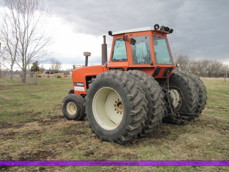 image for item 4584 1979 Allis-Chalmers 7060 tractor