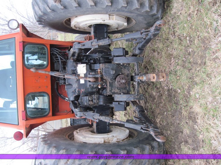image for item 4584 1979 Allis-Chalmers 7060 tractor