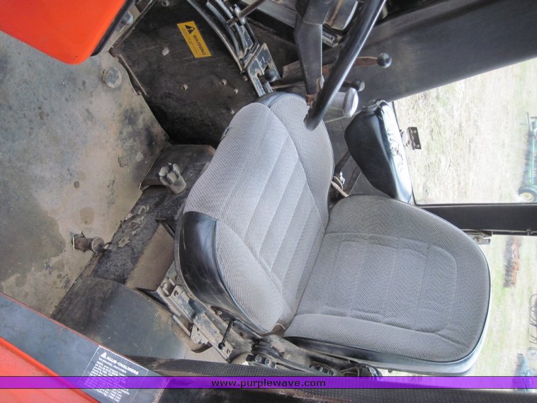 image for item 4584 1979 Allis-Chalmers 7060 tractor