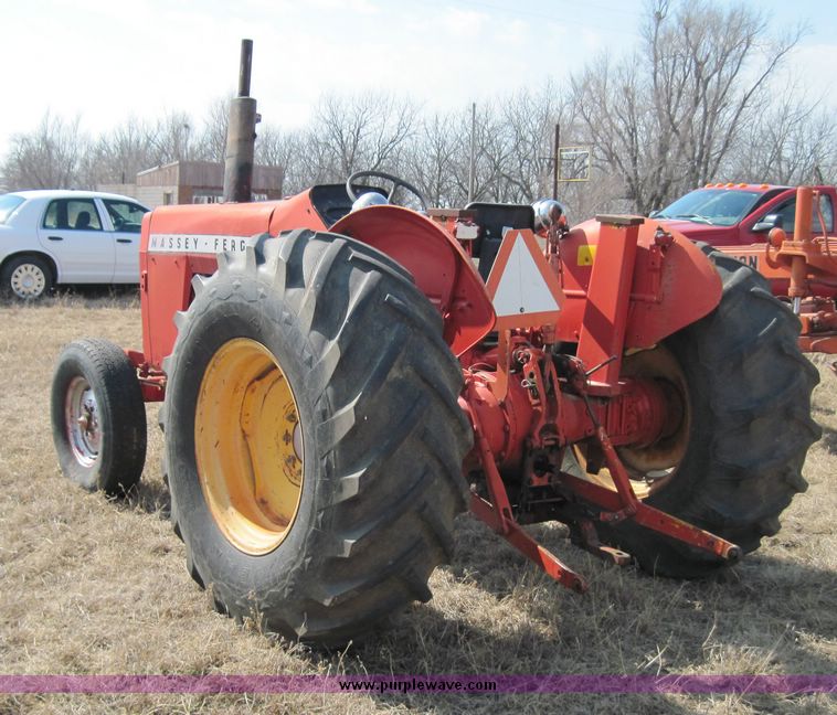 image for item 4690 1979 Massey-Ferguson MF-40 tractor
