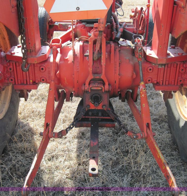 image for item 4690 1979 Massey-Ferguson MF-40 tractor