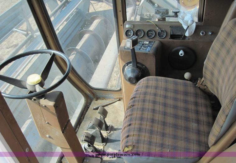 image for item 4696 1983 Gleaner L3 combine