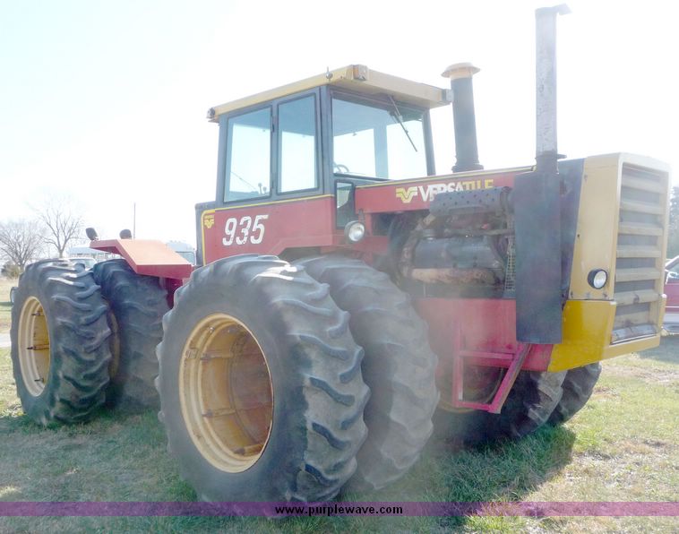image for item 5088 1981 Versatile 935 tractor