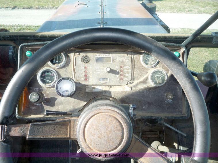 image for item 5088 1981 Versatile 935 tractor