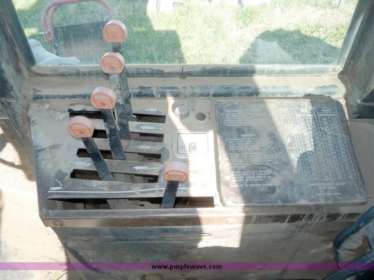 image for item 5088 1981 Versatile 935 tractor