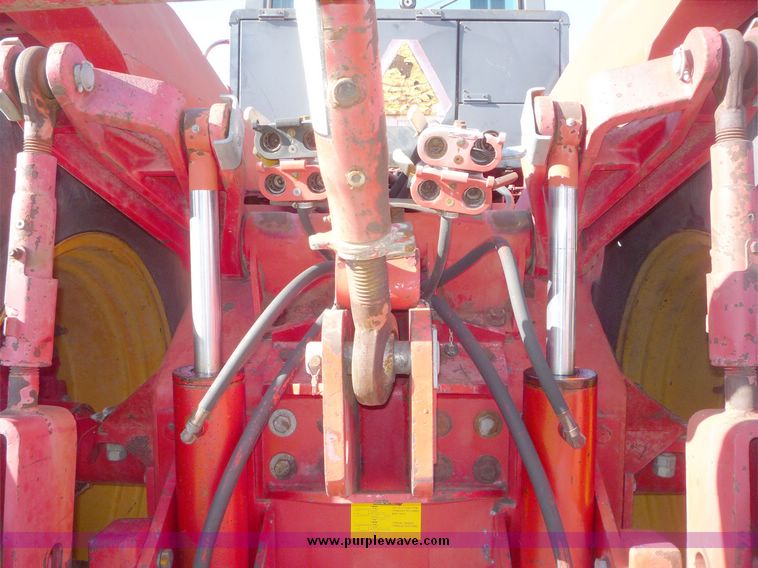 image for item 5088 1981 Versatile 935 tractor