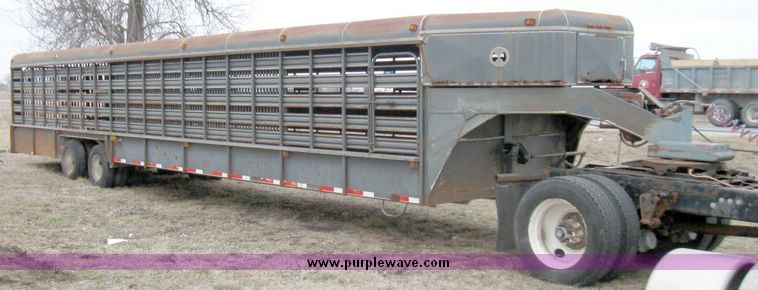 image for item 5542 1995 Coose livestock trailer