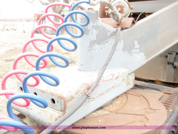 image for item 5542 1995 Coose livestock trailer