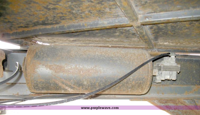 image for item 5542 1995 Coose livestock trailer