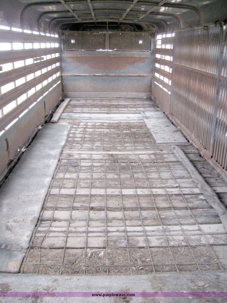 image for item 5542 1995 Coose livestock trailer