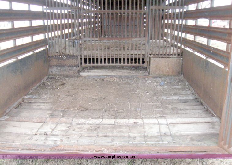 image for item 5542 1995 Coose livestock trailer