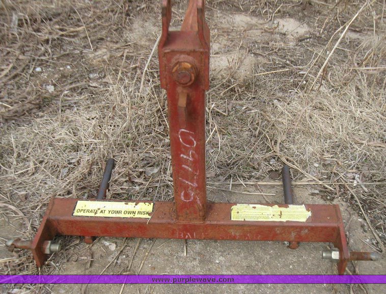 image for item 5558 Three-point bale spear