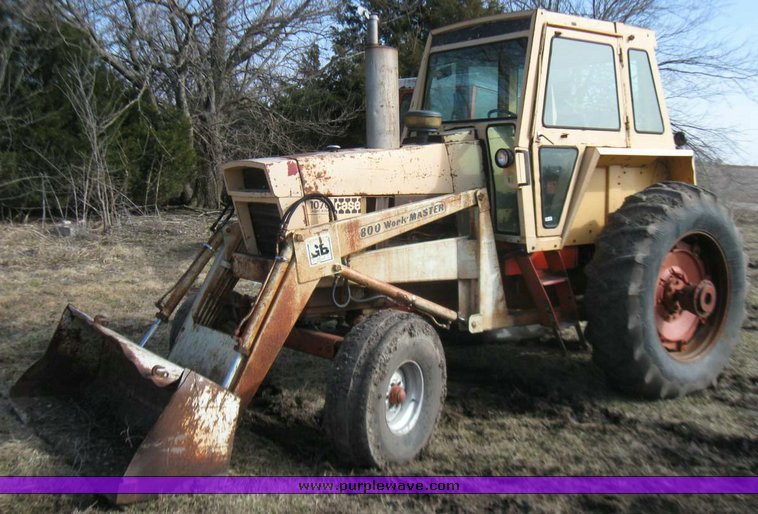 image for item 5568 Case 1070 tractor with GB 800 Workmaster loader with 6' bucket