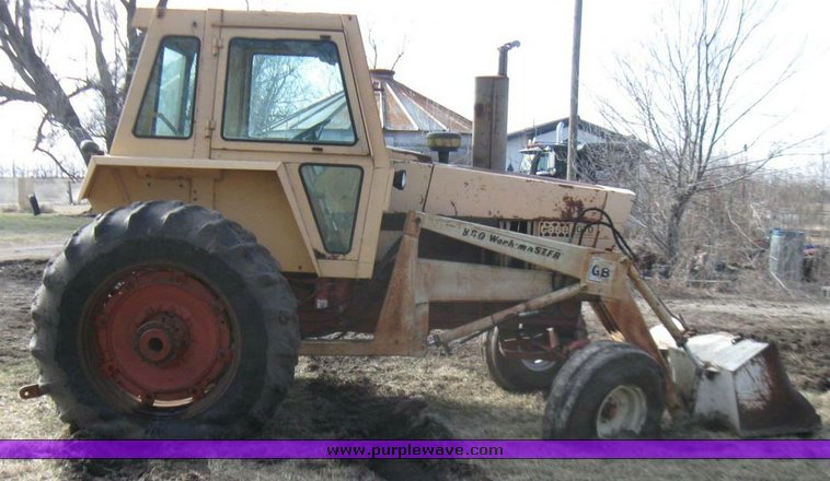 image for item 5568 Case 1070 tractor with GB 800 Workmaster loader with 6' bucket