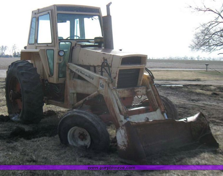 image for item 5568 Case 1070 tractor with GB 800 Workmaster loader with 6' bucket
