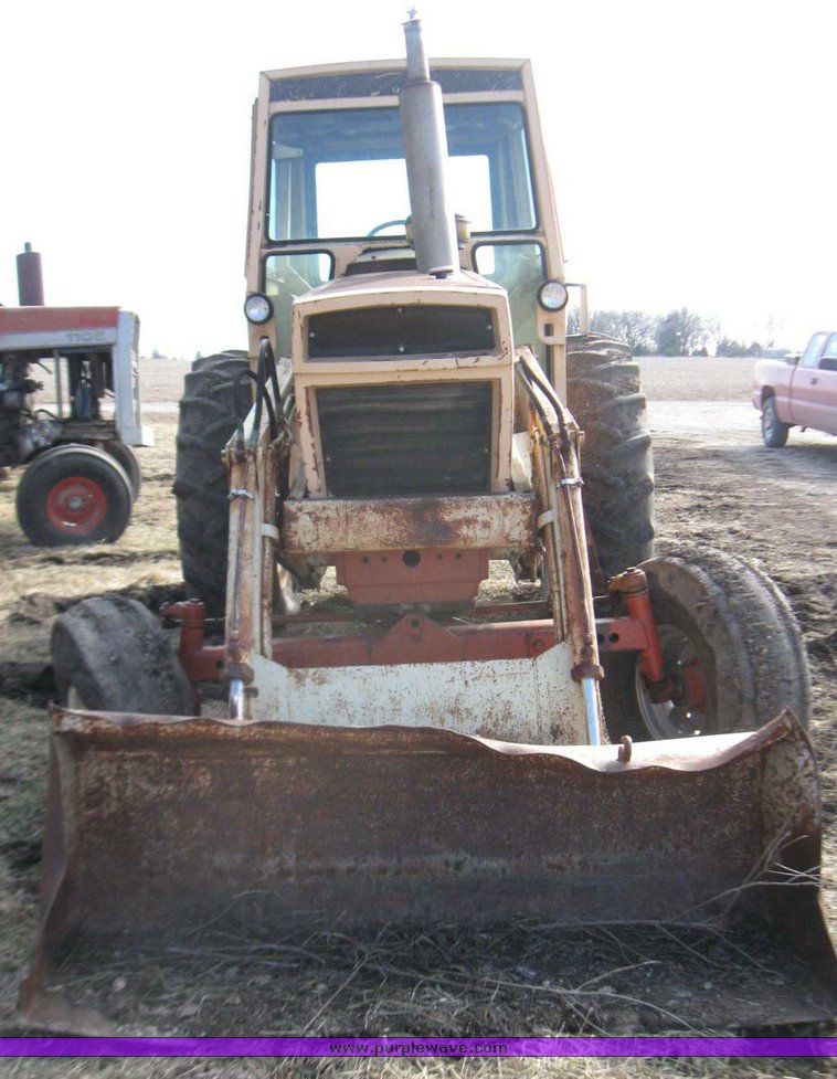 image for item 5568 Case 1070 tractor with GB 800 Workmaster loader with 6' bucket