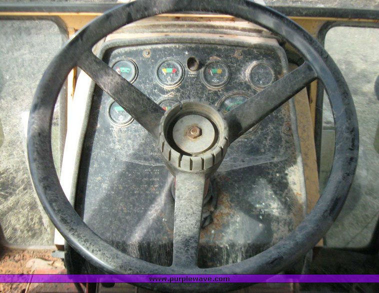 image for item 5568 Case 1070 tractor with GB 800 Workmaster loader with 6' bucket