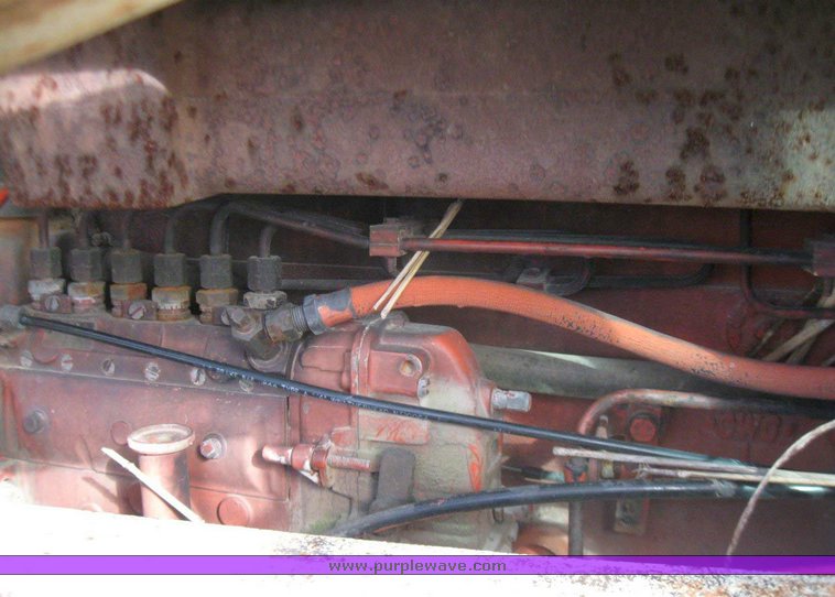 image for item 5568 Case 1070 tractor with GB 800 Workmaster loader with 6' bucket