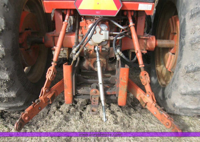 image for item 5568 Case 1070 tractor with GB 800 Workmaster loader with 6' bucket