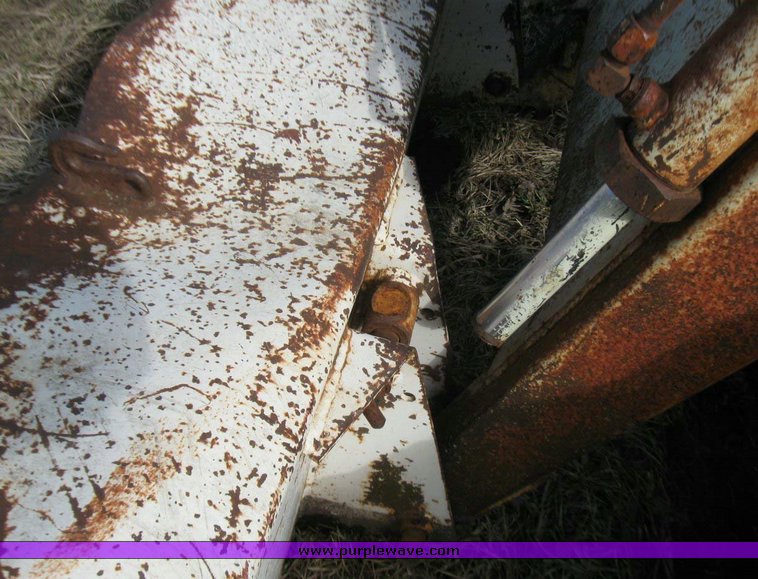 image for item 5568 Case 1070 tractor with GB 800 Workmaster loader with 6' bucket