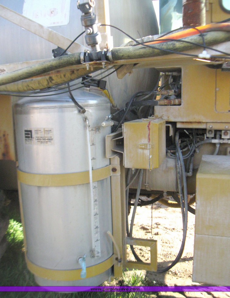 image for item 5661 1996 Big A 2800 self propelled sprayer