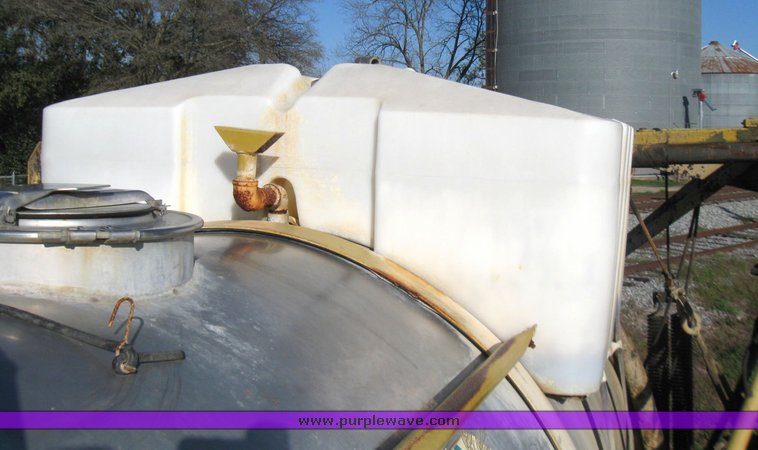 image for item 5661 1996 Big A 2800 self propelled sprayer