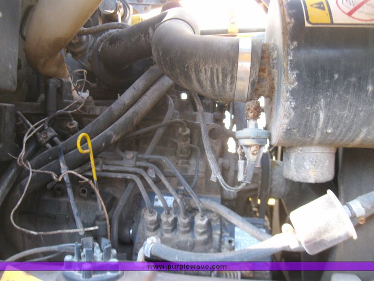 image for item 5662 New Holland LS170 skid steer