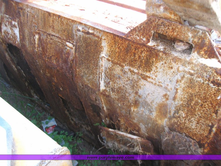 image for item 5662 New Holland LS170 skid steer