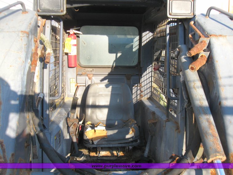 image for item 5662 New Holland LS170 skid steer