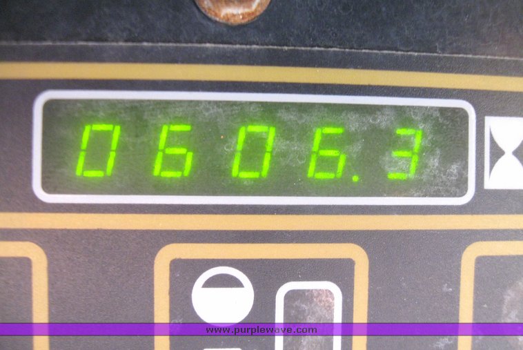 image for item 5662 New Holland LS170 skid steer