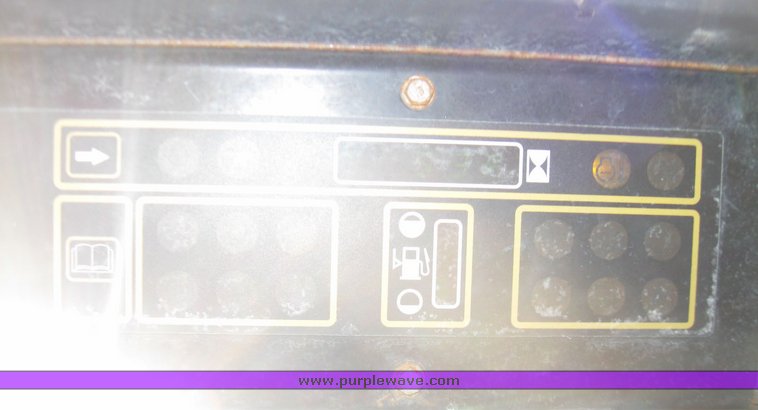 image for item 5662 New Holland LS170 skid steer