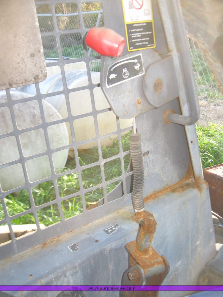 image for item 5662 New Holland LS170 skid steer