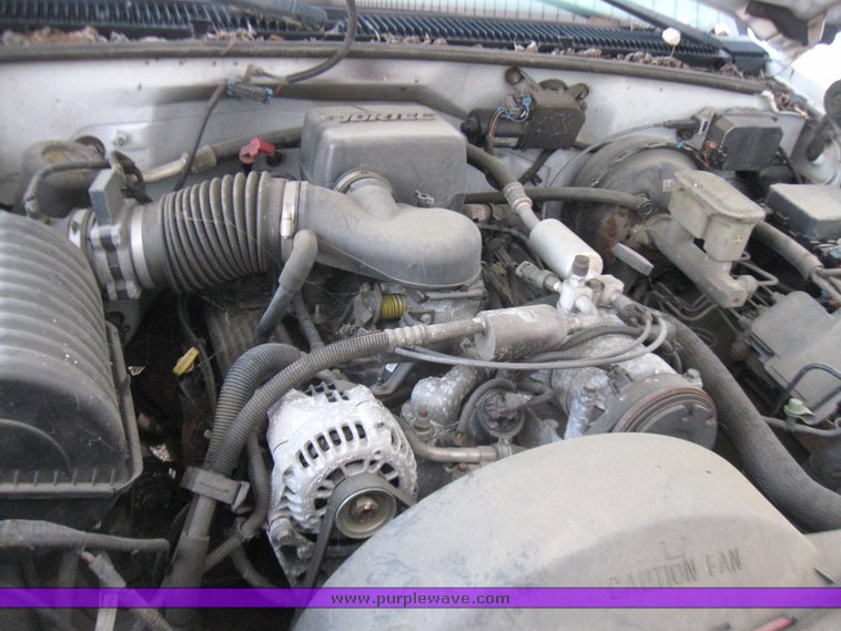 image for item 5663 1999 Chevrolet C2500 pickup