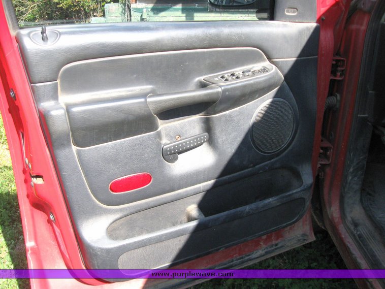 image for item 5665 2001 Dodge Ram 1500 quad cab SLT pickup