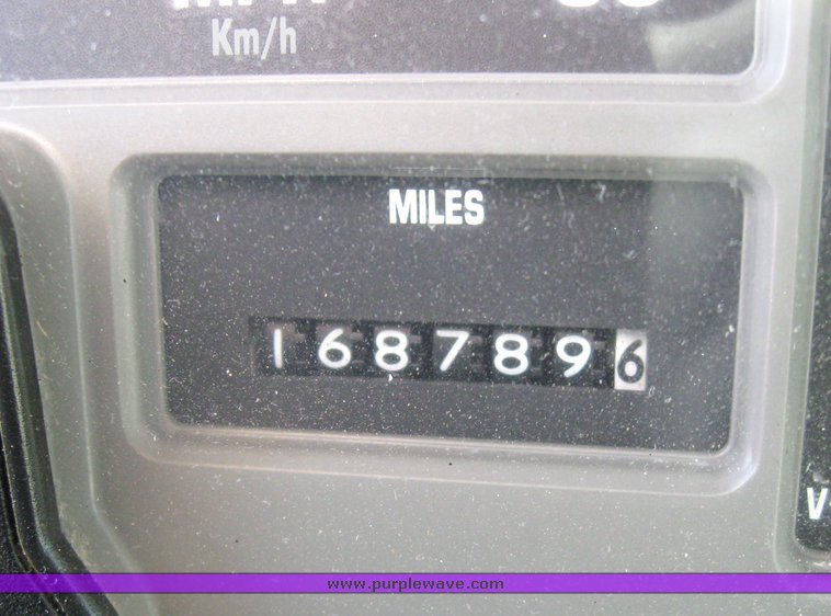 image for item 5667 2000 International 4700 4x2 truck