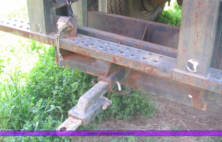 image for item 5667 2000 International 4700 4x2 truck