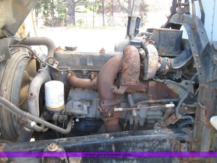 image for item 5672 1990 GMC 7000 W7 cab forward box truck