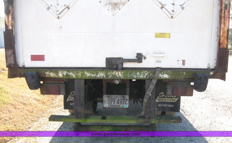 image for item 5672 1990 GMC 7000 W7 cab forward box truck