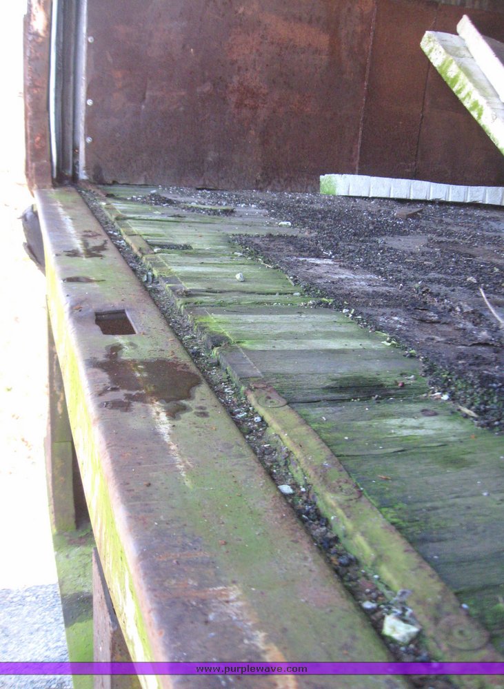 image for item 5672 1990 GMC 7000 W7 cab forward box truck