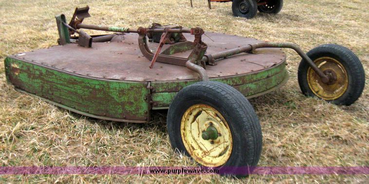 image for item 5676 John Deere 7' pull type mower