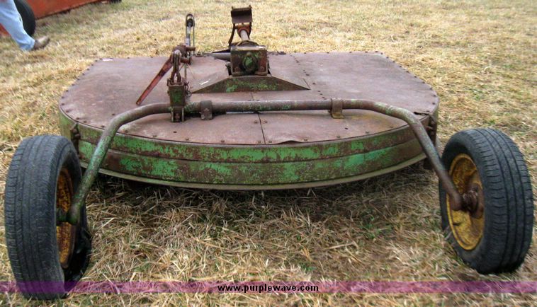 image for item 5676 John Deere 7' pull type mower