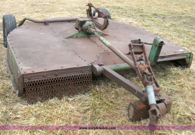 image for item 5676 John Deere 7' pull type mower