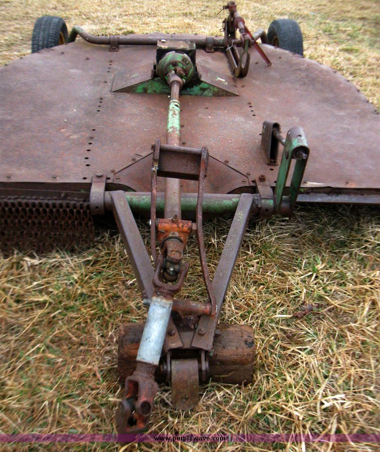 image for item 5676 John Deere 7' pull type mower