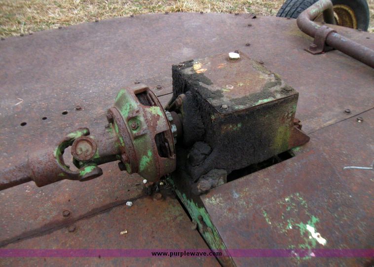 image for item 5676 John Deere 7' pull type mower