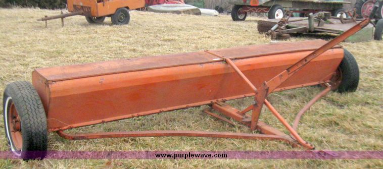 image for item 5678 New Idea 112 seeder