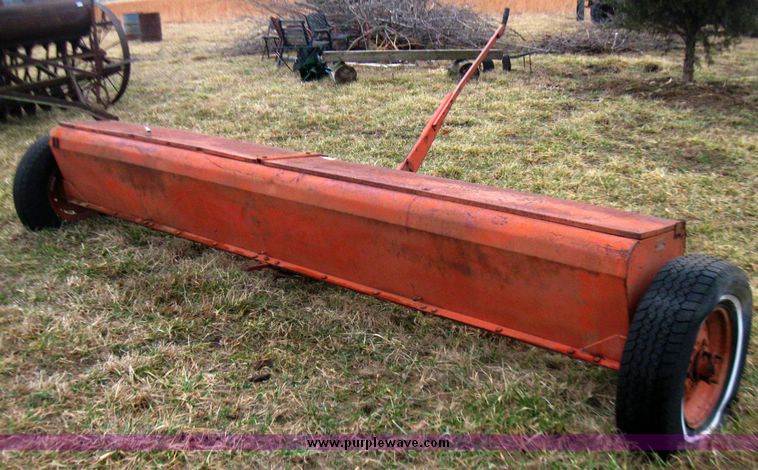 image for item 5678 New Idea 112 seeder